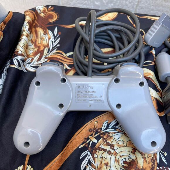 Official Sony PlayStation 1 PS1 White/Gray Controllers - Picture 5 of 5